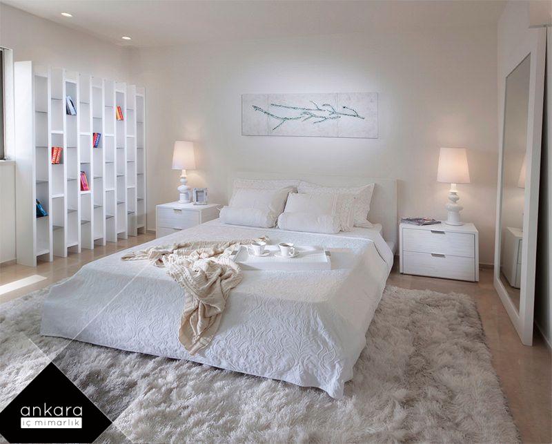 villa yatak odası için beyaz temalı dekorasyon