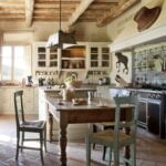 Retro Tarzı Villa Mutfağı: Geçmişin Cazibesiyle Modern Konfor 