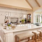 Renk Paletleri ve Materyal Seçimi: Villa Mutfağında Uyumlu Detaylar 